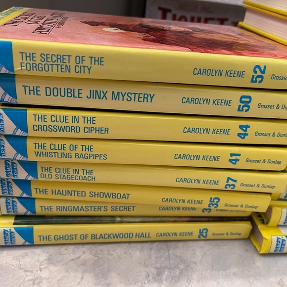 Nancy Drew Book Lot 18 Mysteries - Picture 3 of 7